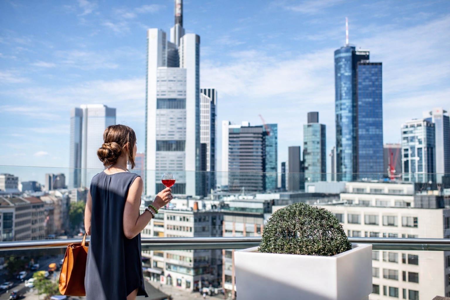 Bankenviertel Frankfurt Skyline – Longstay Frankfurt mit Business und Freizeit kombiniert