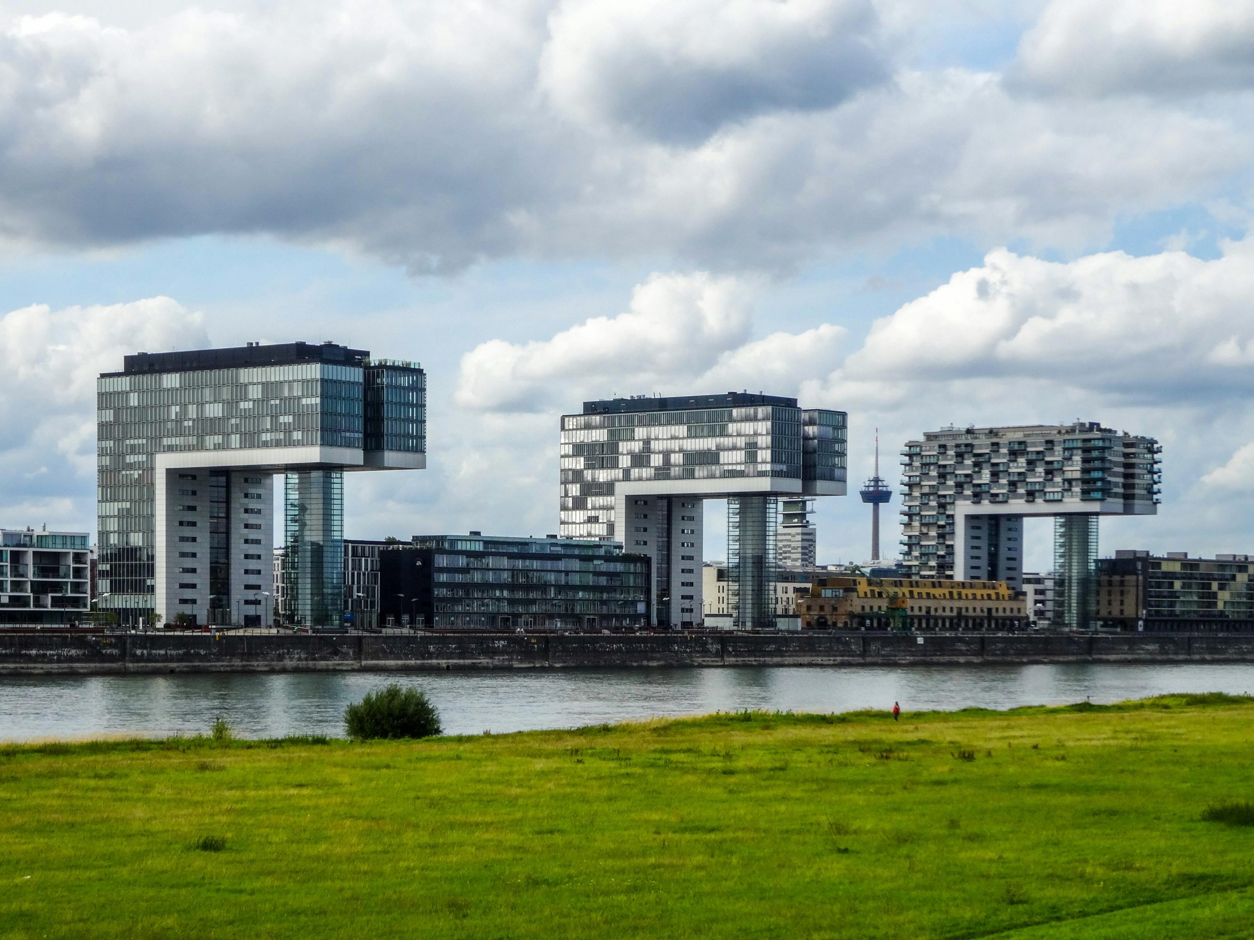 Wohnen auf Zeit Köln im Rheinauhafen mit modernen Serviced Apartments Köln und Longstay